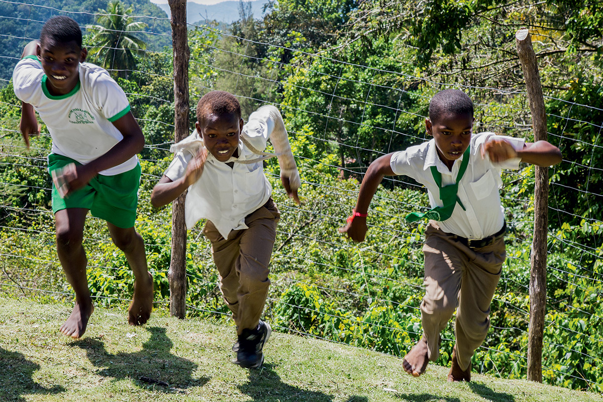 Correr é um hábito em toda a Jamaica. O atletismo só é menos popular que o críquete e o futebol